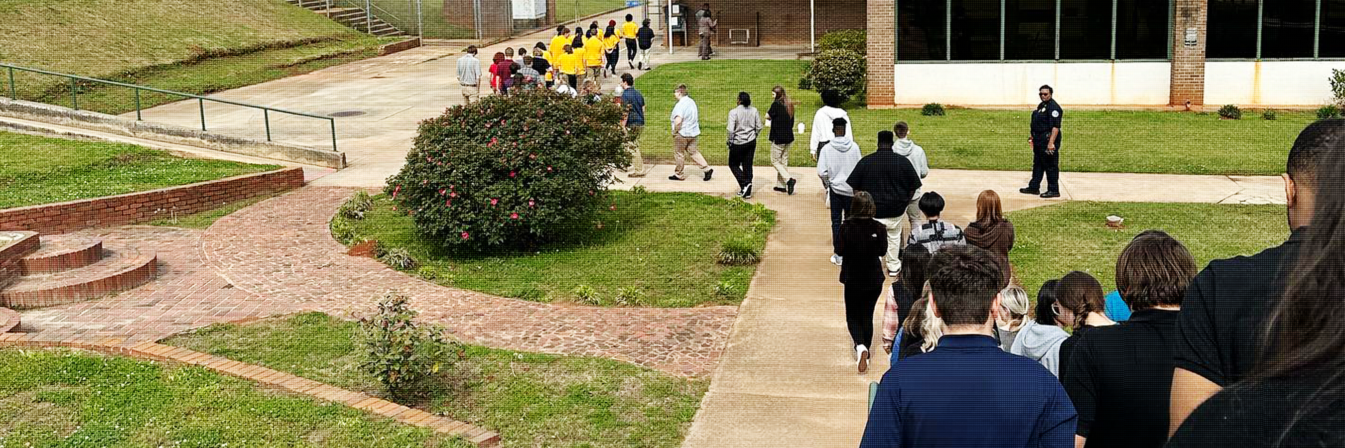 Children walking during operation get smart